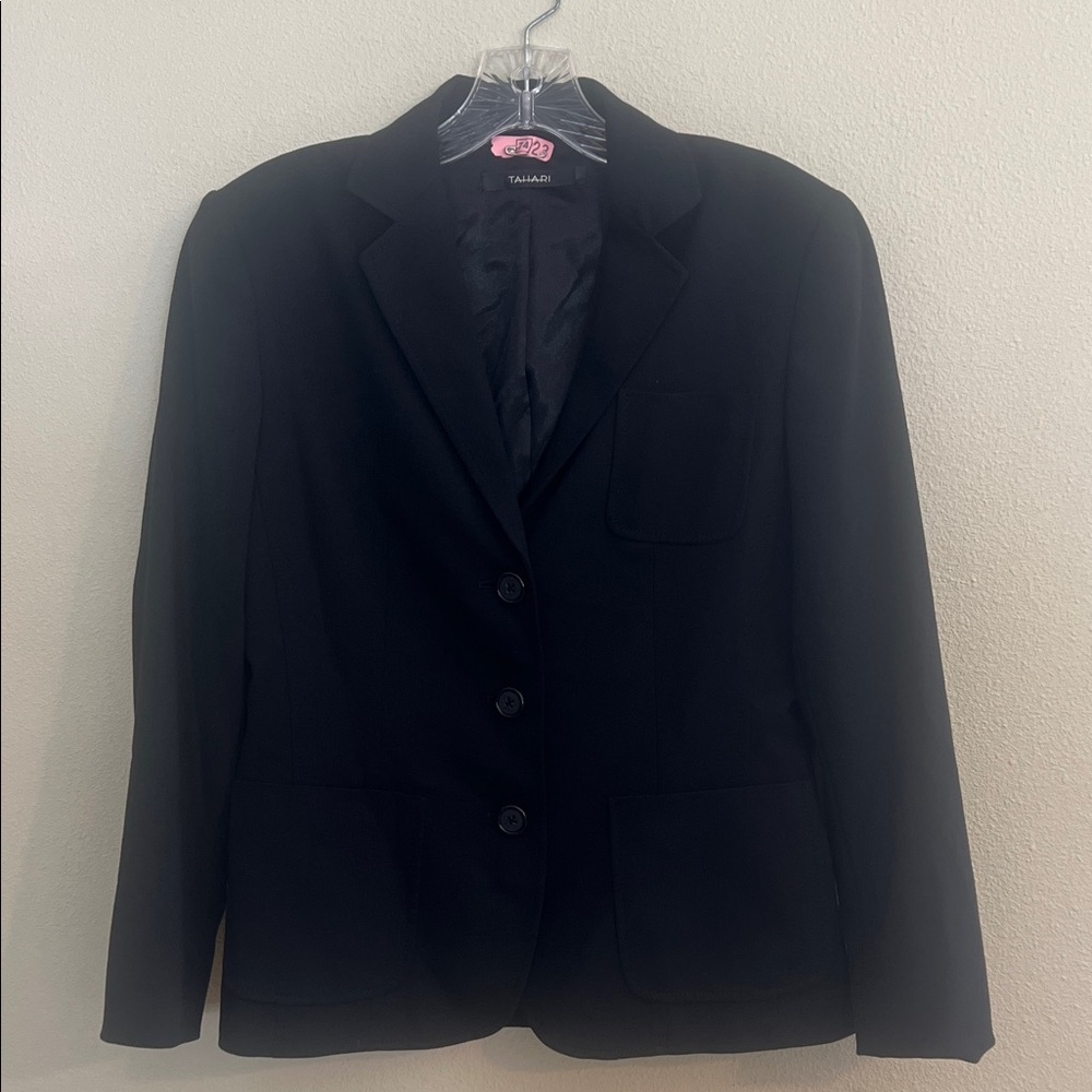 Tahari Women's Classic Black Suit Jacket‎